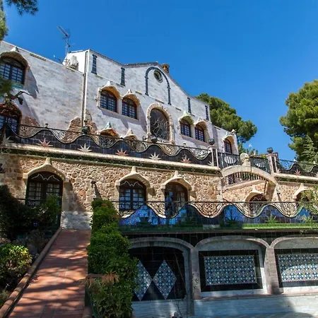 Gaudi Style Apartahotel Nàquera