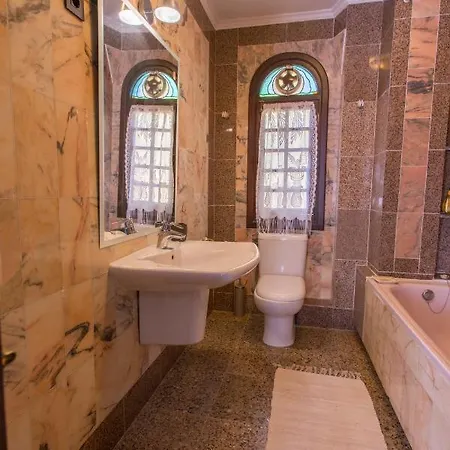 Gaudi Style Apartahotel