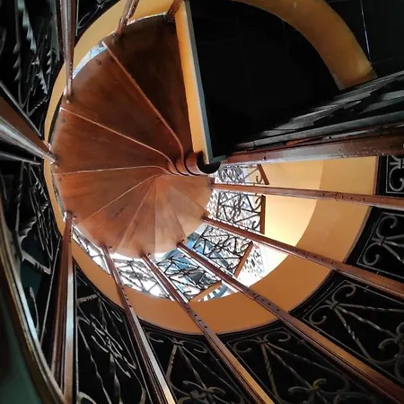 Gaudi Style Aparthotel *