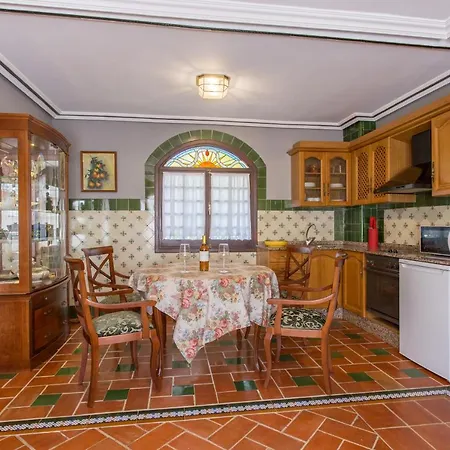 Gaudi Style Aparthotel