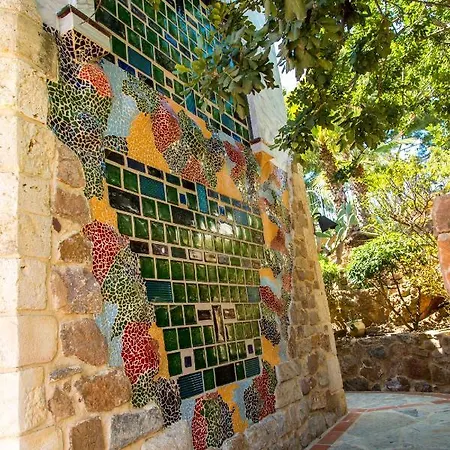 Gaudi Style *