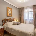 Gaudi Style 4*