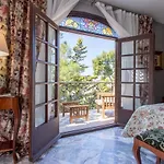 Gaudi Style 4*