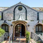 Gaudi Style Apart-hotel Náquera