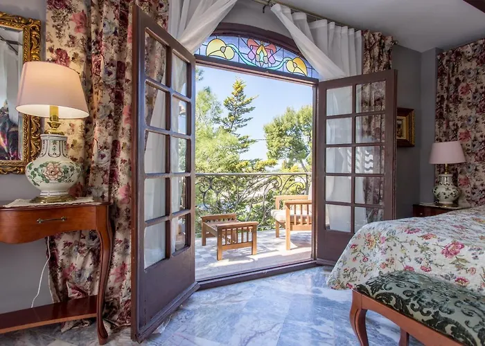 Gaudi Style 4*